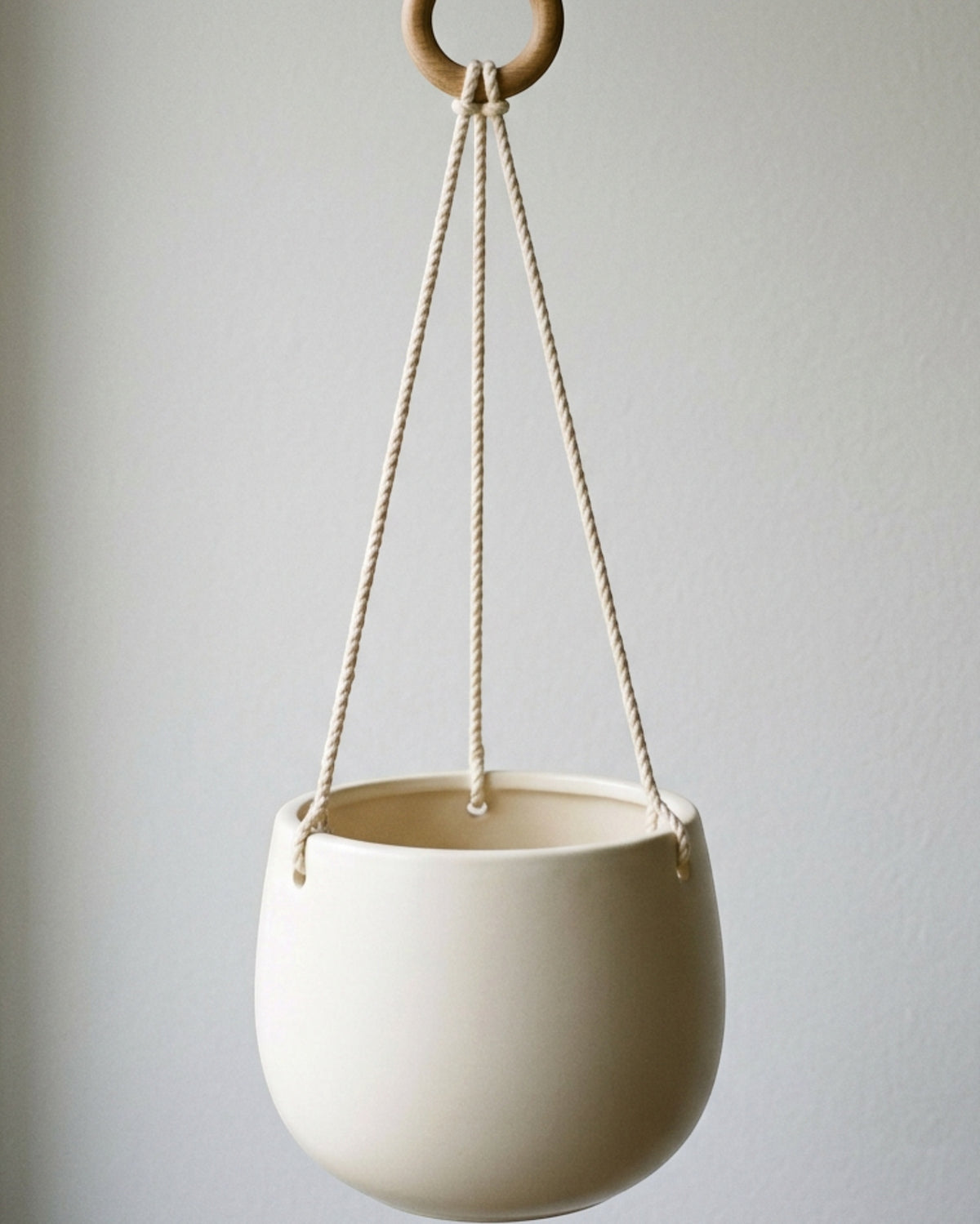 Stilld Hanging Ceramic Planter 16 cm with Cotton Rope Warm White - Lifestyle view